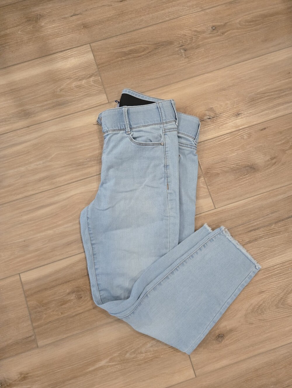 Apt. 9 Light Blue Cropped Ankle Jeans